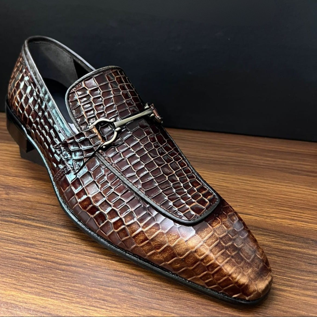 "Premium Crocodile-Pattern Leather Loafers – Deep Brown"