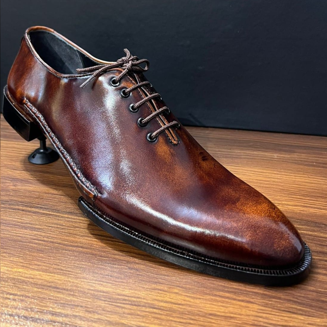 "Handcrafted Brown Leather Oxford Shoes – Polished Elegance"